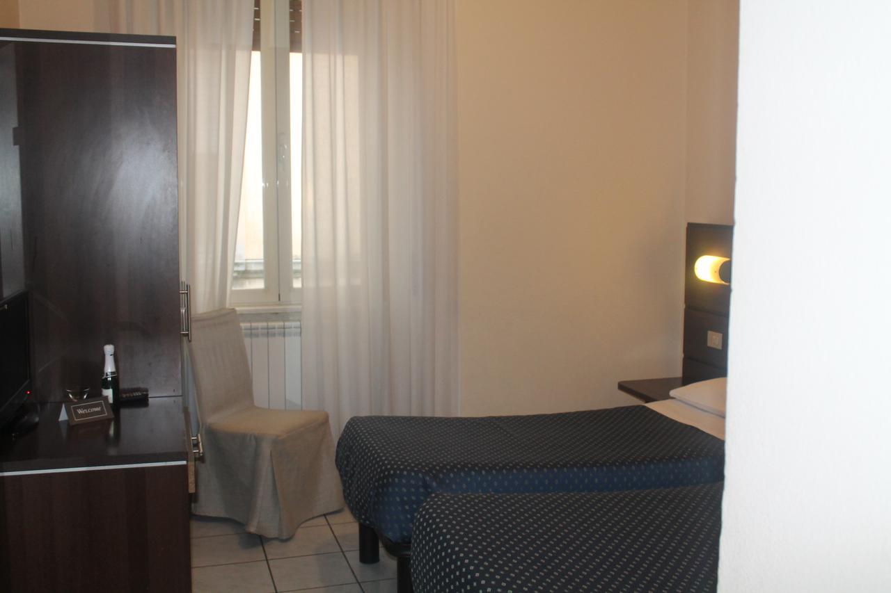 Hotel Catalani E Madrid Милан Экстерьер фото