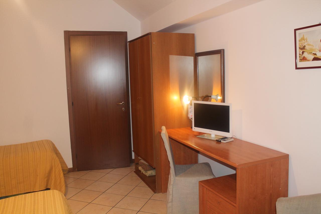 Hotel Catalani E Madrid Милан Экстерьер фото