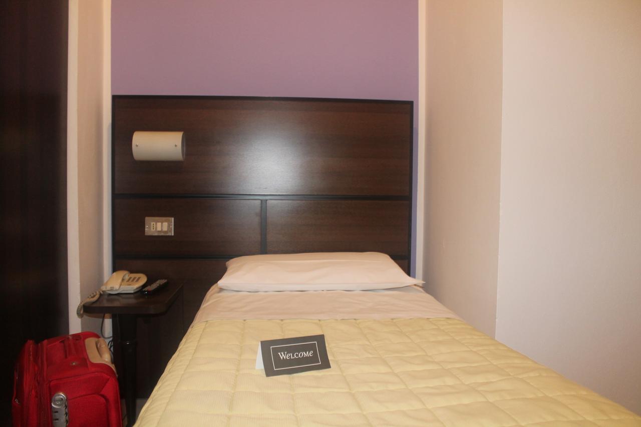 Hotel Catalani E Madrid Милан Экстерьер фото