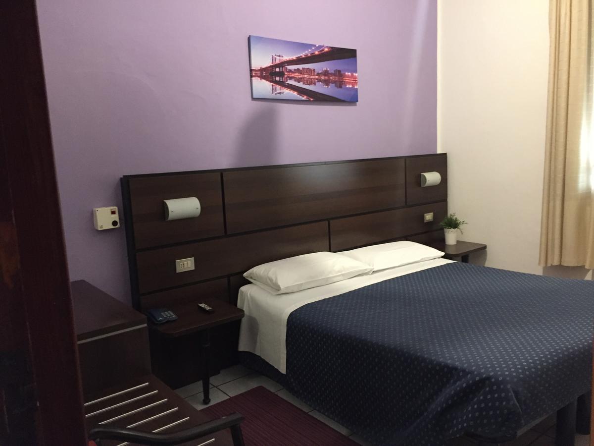 Hotel Catalani E Madrid Милан Экстерьер фото