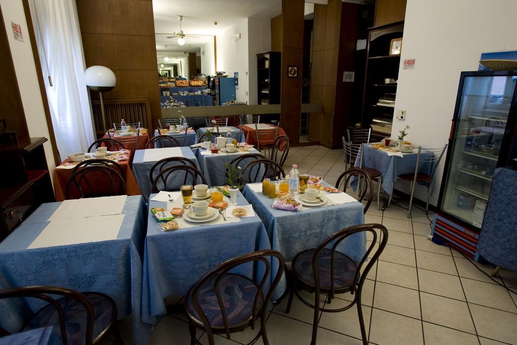 Hotel Catalani E Madrid Милан Экстерьер фото