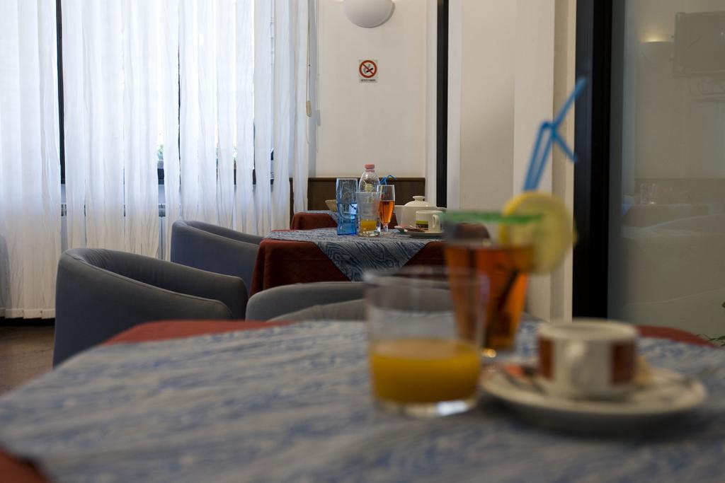 Hotel Catalani E Madrid Милан Экстерьер фото