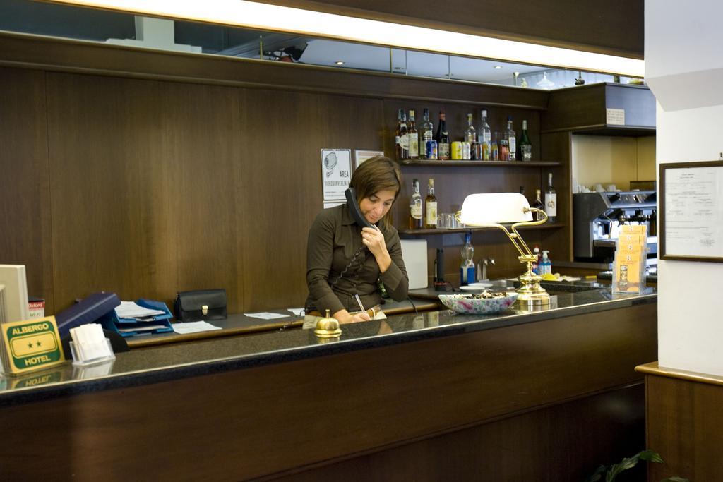 Hotel Catalani E Madrid Милан Экстерьер фото