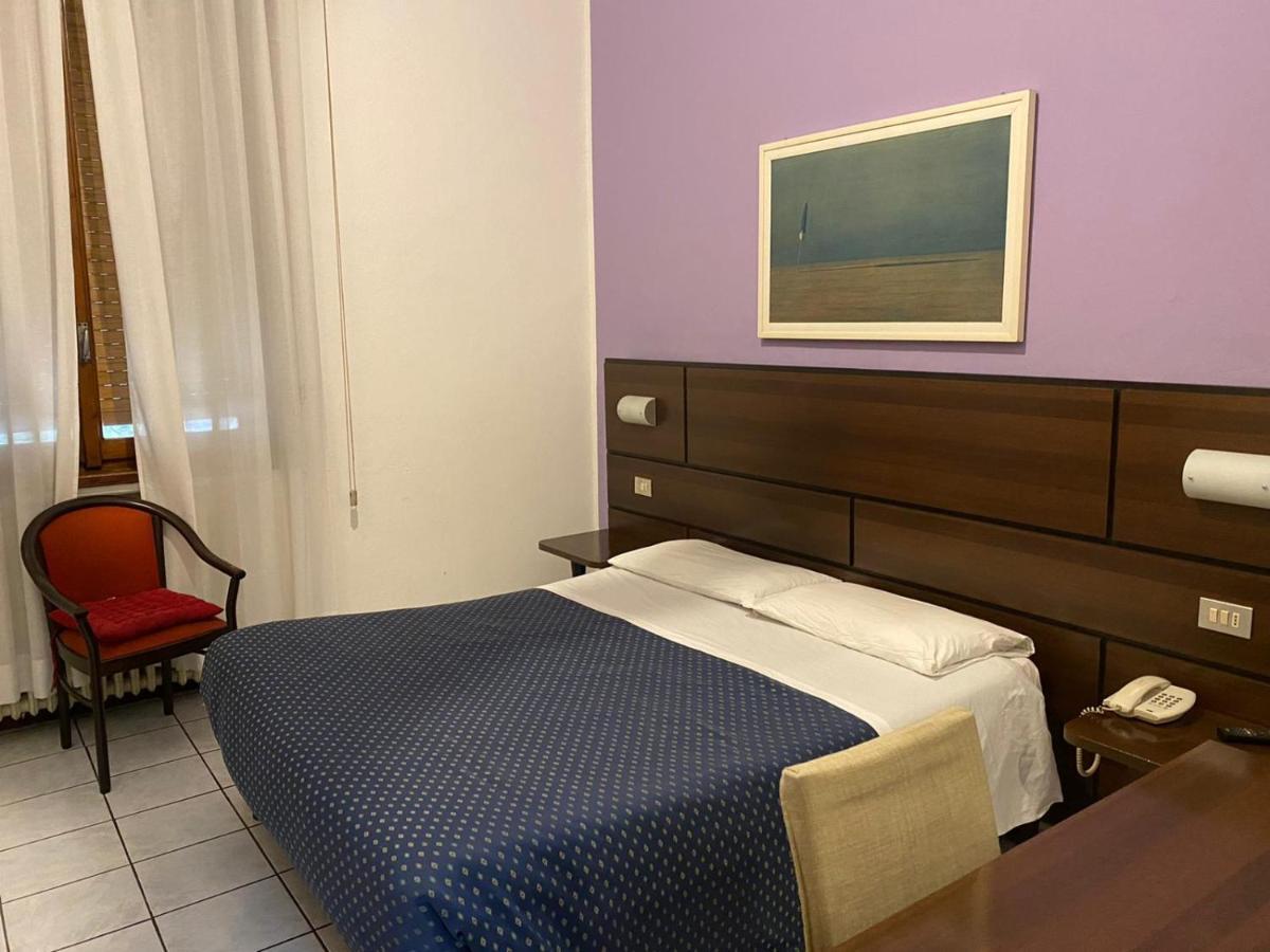 Hotel Catalani E Madrid Милан Экстерьер фото