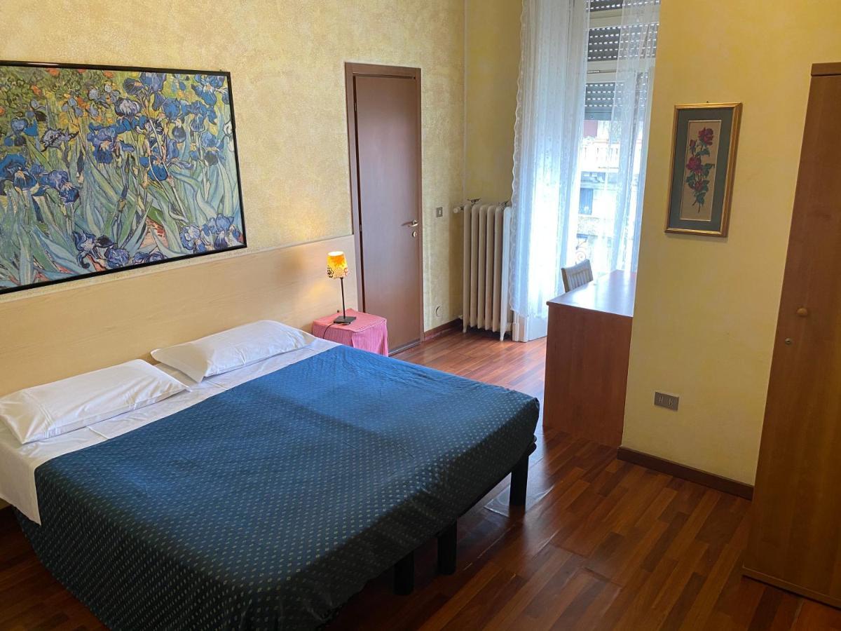 Hotel Catalani E Madrid Милан Экстерьер фото